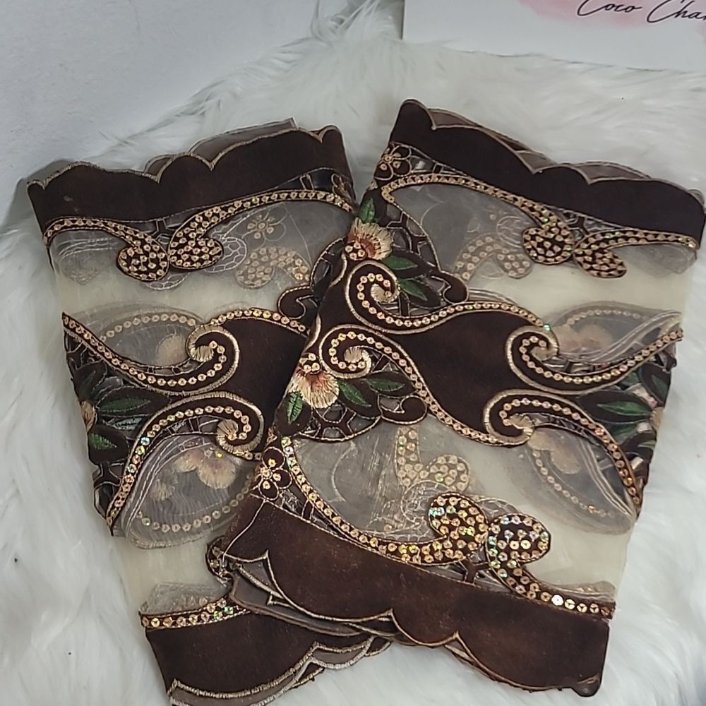 1700 Table Cloth Embroidered Sequin Mat Set of 2